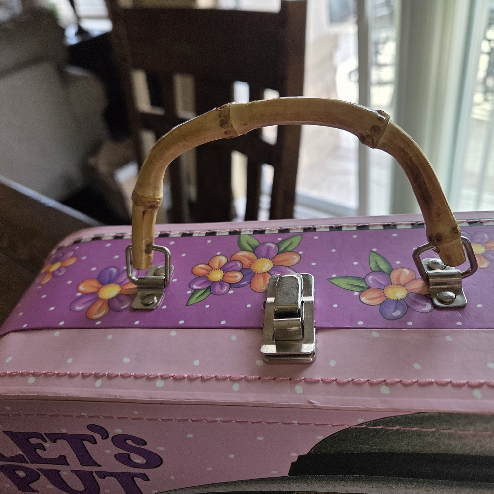 Mary Engelbreit "Let's Put The Fun Back In DysFUNctional" Cardboard Suitcase - Picture 4 of 9